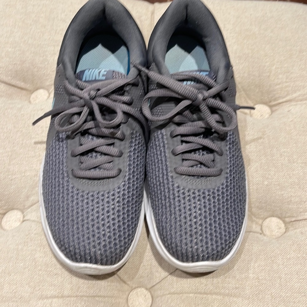 Woman’s Nike Sneaker